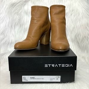 Strategia Vera Cuoio Women’s Italian Leather Booties Heel Mustard Box Size 8 EUC